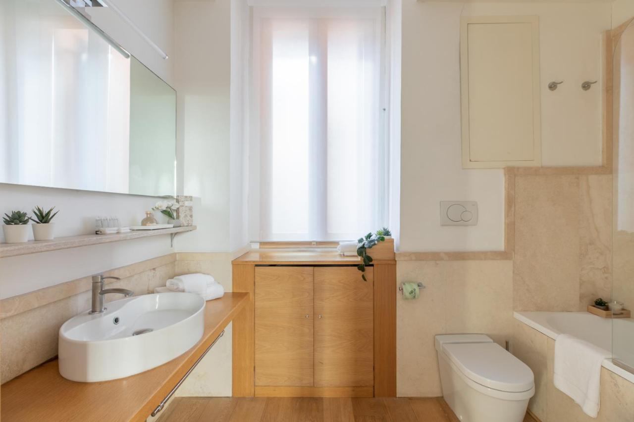 רומא Iflat Navona White And Stylish Apartment מראה חיצוני תמונה