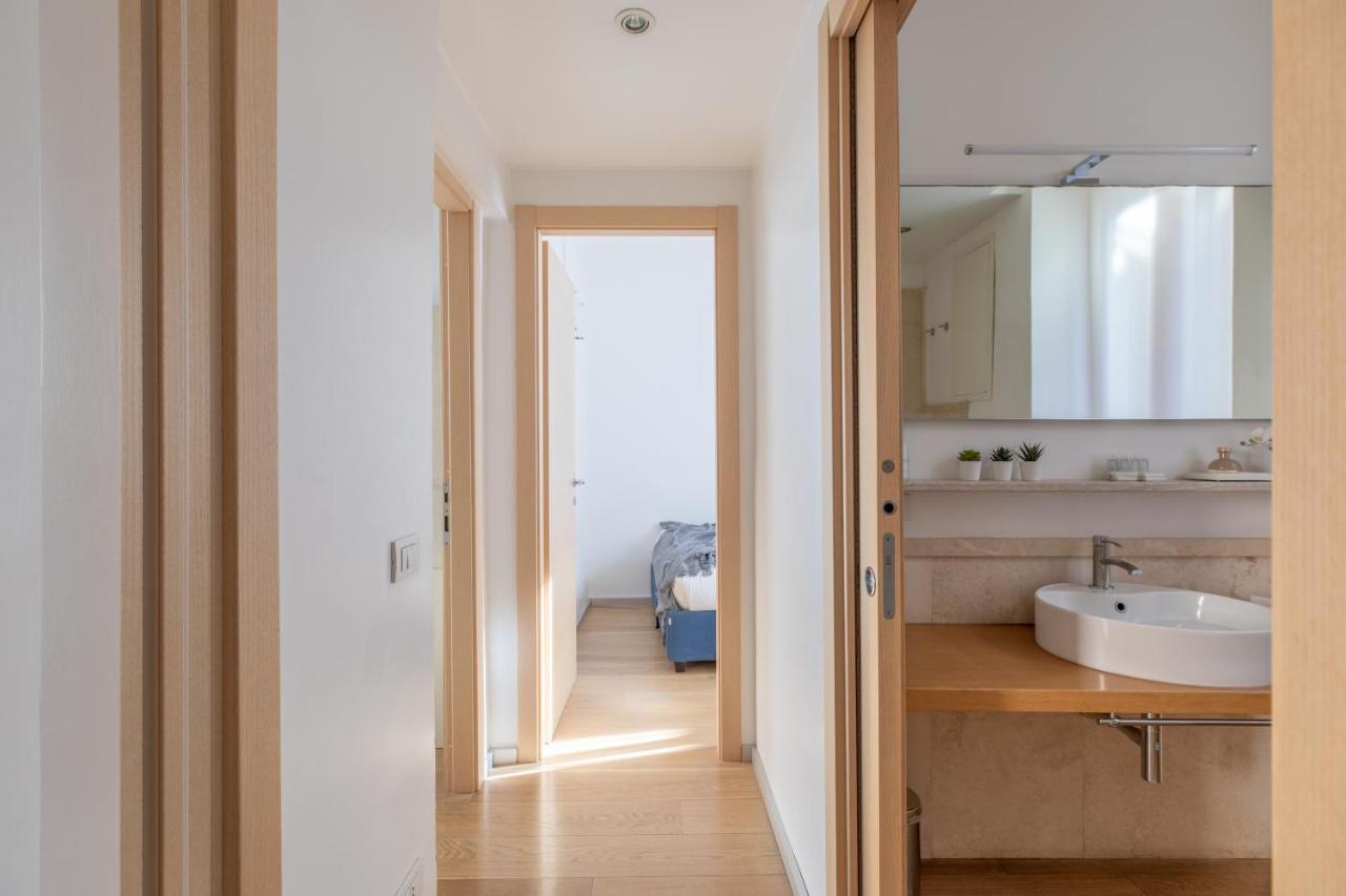 רומא Iflat Navona White And Stylish Apartment מראה חיצוני תמונה