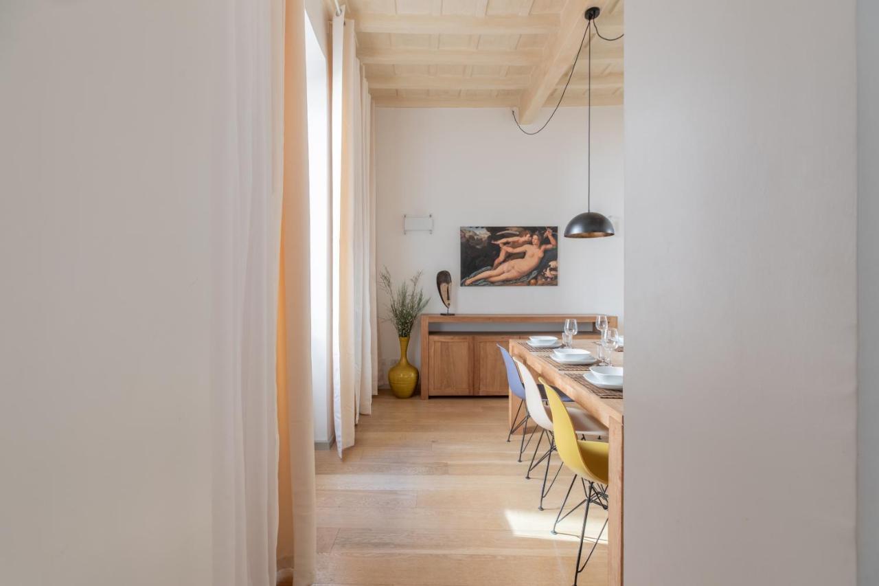 רומא Iflat Navona White And Stylish Apartment מראה חיצוני תמונה