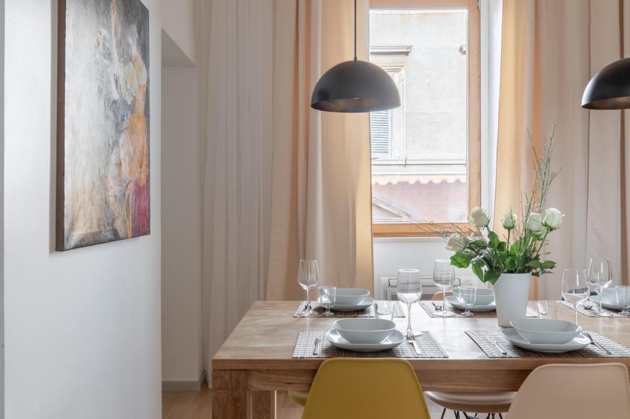 רומא Iflat Navona White And Stylish Apartment מראה חיצוני תמונה
