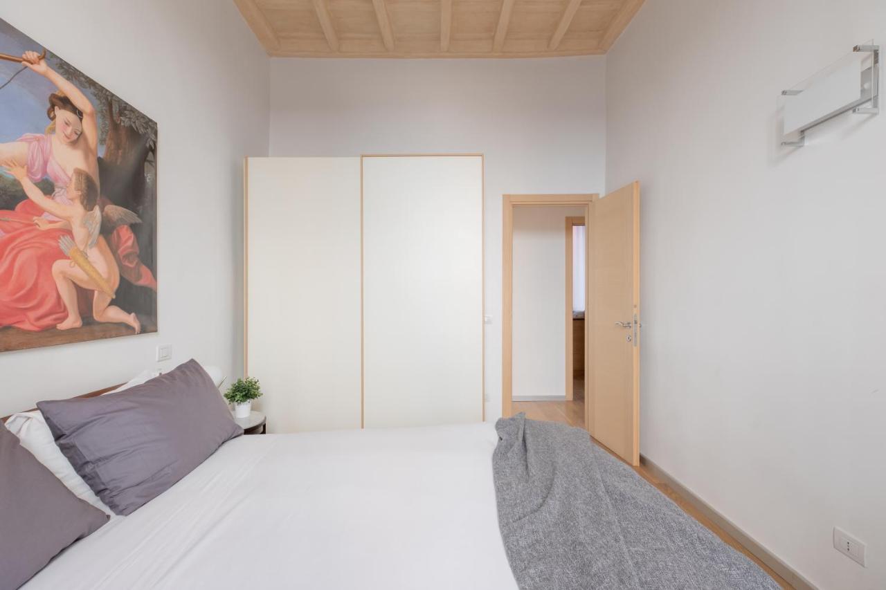 רומא Iflat Navona White And Stylish Apartment מראה חיצוני תמונה