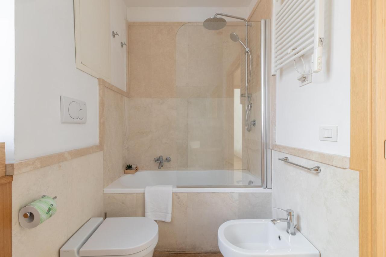 רומא Iflat Navona White And Stylish Apartment מראה חיצוני תמונה
