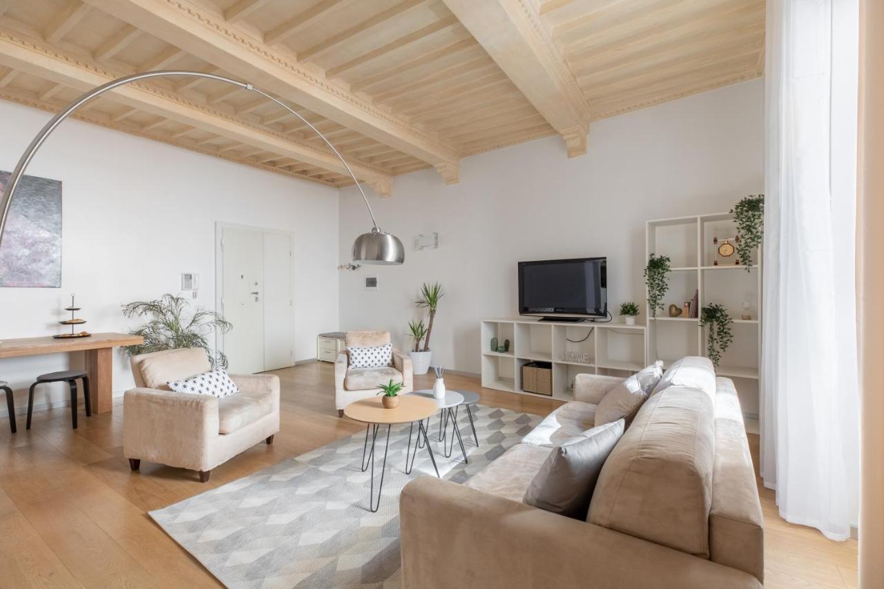 רומא Iflat Navona White And Stylish Apartment מראה חיצוני תמונה